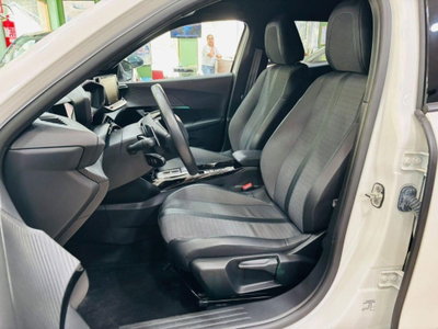 Peugeot 2008 BlueHDi 130 S&S EAT8 Allure Pack (11)