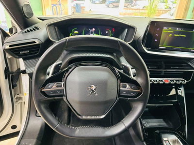 Peugeot 2008 BlueHDi 130 S&S EAT8 Allure Pack (15)