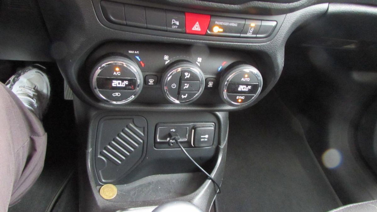 Jeep Renegade 1.6 Mjt 120 CV Limited (14)
