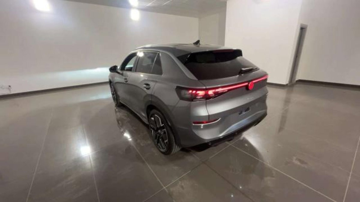 Volkswagen T-Roc 1.5 etsi R-Line 150cv dsg (6)