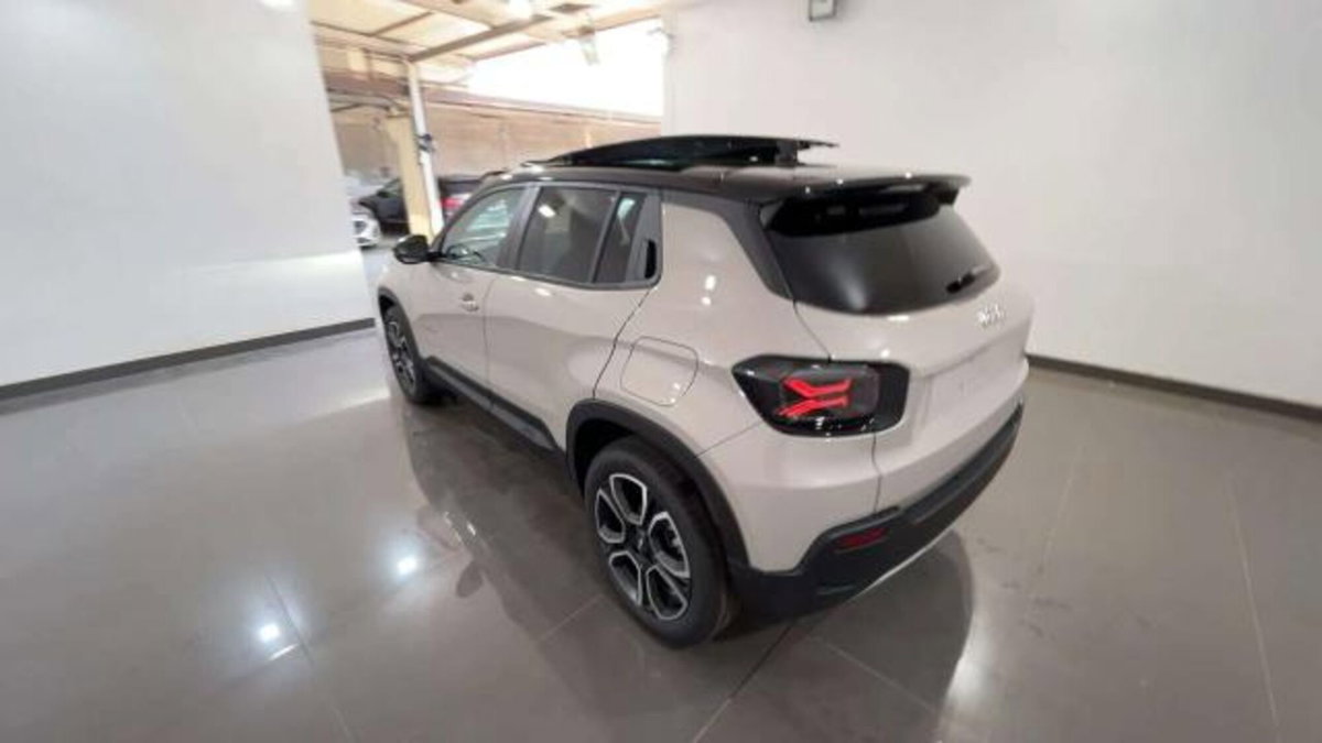 Jeep Avenger 1.2 turbo e-hybrid mhev Summit fwd 110cv edct6 (3)