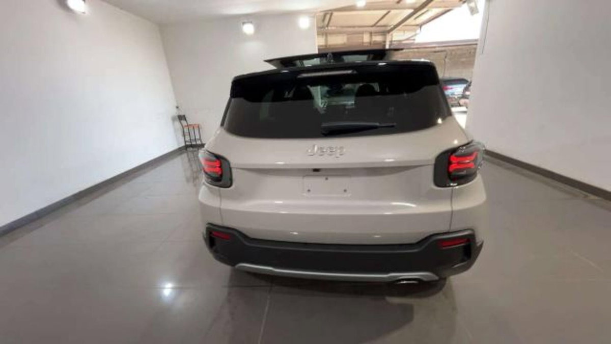 Jeep Avenger 1.2 turbo e-hybrid mhev Summit fwd 110cv edct6 (5)