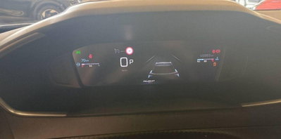 Peugeot 2008 PureTech 130 S&S EAT8 GT Pack (16)