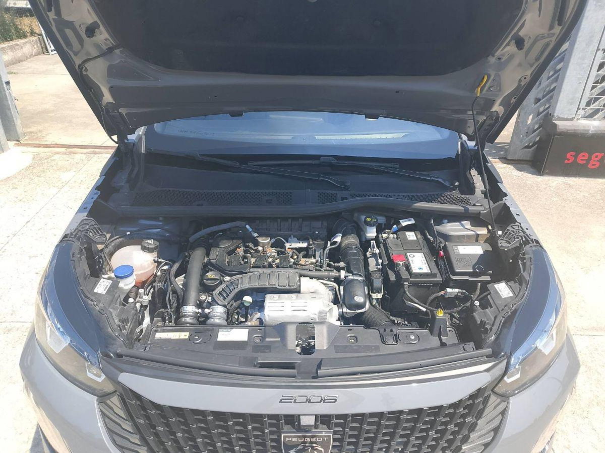 Peugeot 2008 PureTech 130 S&S EAT8 GT Pack (20)