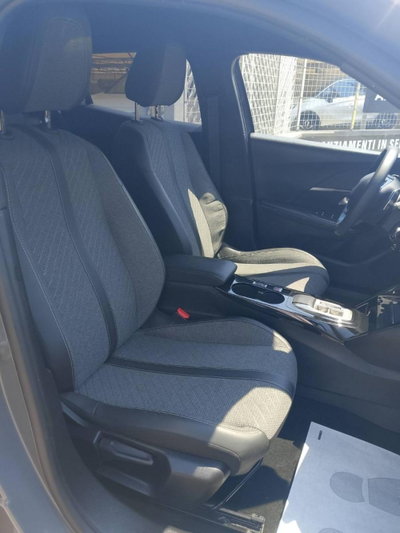 Peugeot 2008 PureTech 130 S&S EAT8 GT Pack (9)