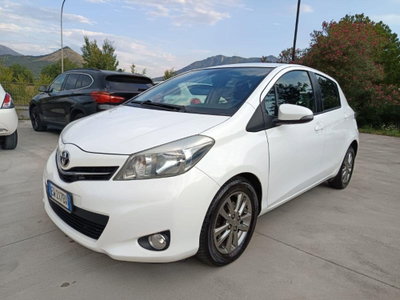 Toyota Yaris 1.D-4D 5 porte Lounge usata