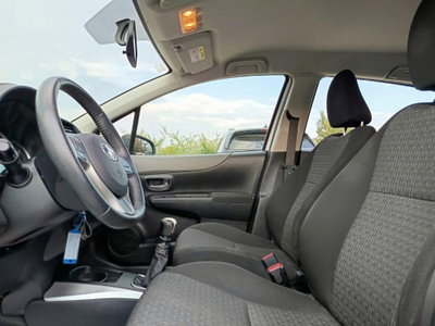 Toyota Yaris 1.D-4D 5 porte Lounge (11)
