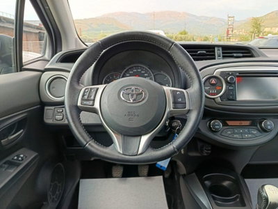 Toyota Yaris 1.D-4D 5 porte Lounge (13)