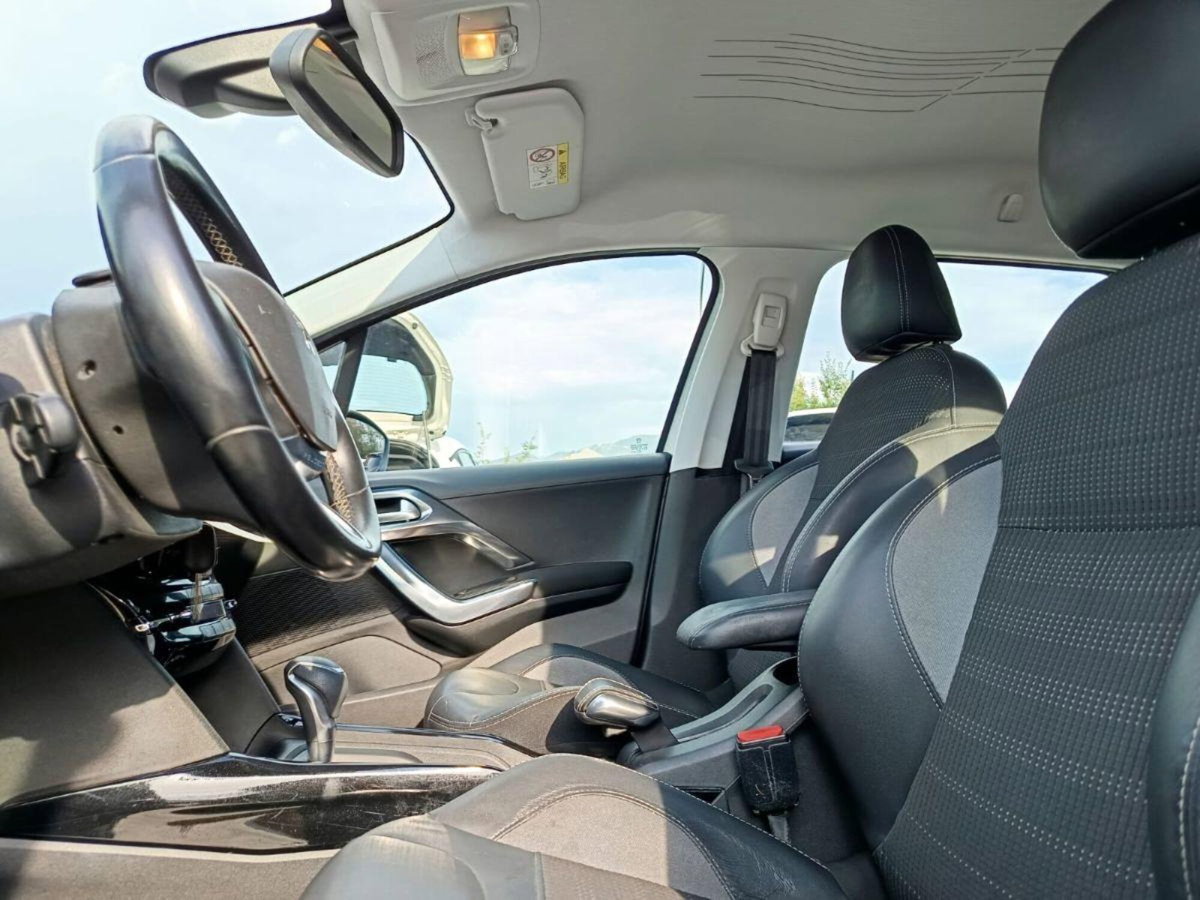 Peugeot 2008 Turbo 110 EAT6 S&S GT Line (11)