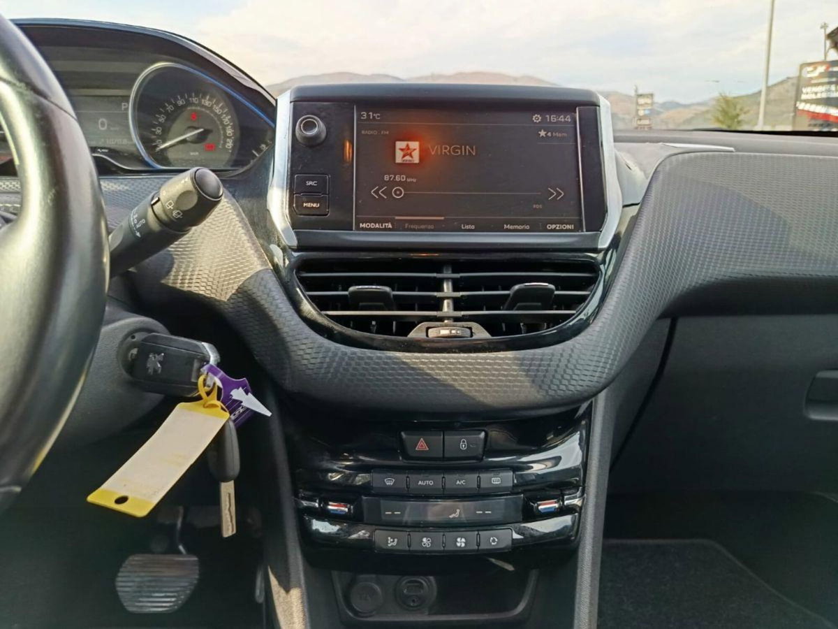 Peugeot 2008 Turbo 110 EAT6 S&S GT Line (16)