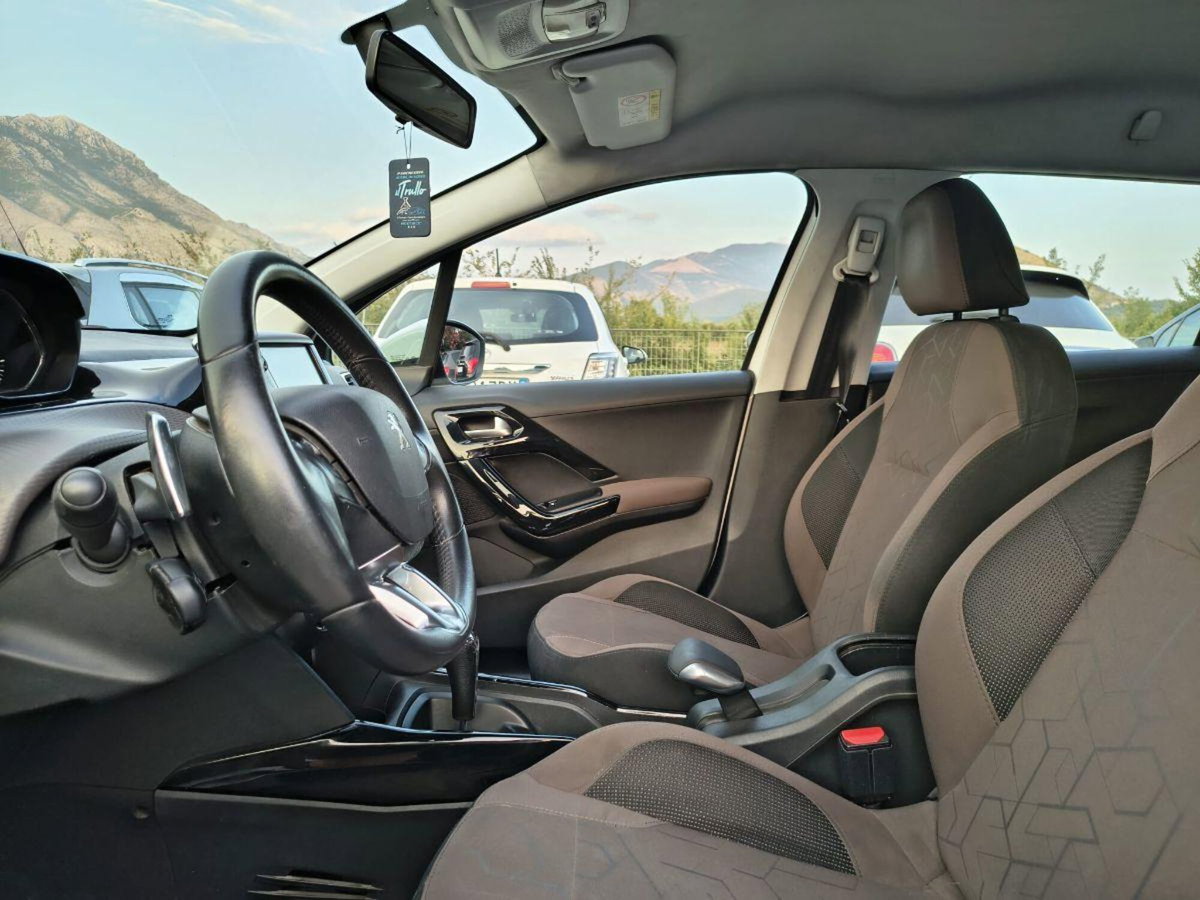 Peugeot 2008 e-HDi 92 CV Stop&Start ETG6 Active (15)