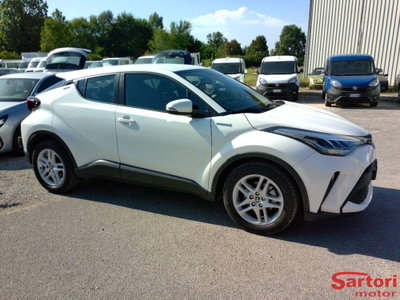 Toyota Toyota C-HR 1.8 Hybrid E-CVT Dynamic (2)
