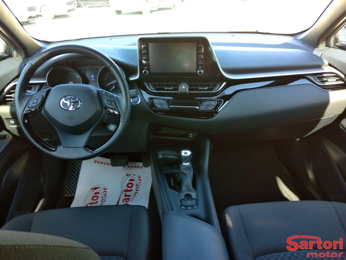 Toyota Toyota C-HR 1.8 Hybrid E-CVT Dynamic (6)