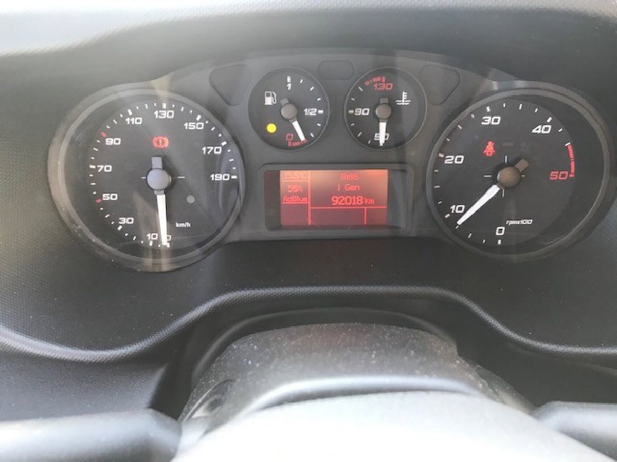 Iveco Daily Telaio 35S14 2.3 HPT PLM Cabinato (11)