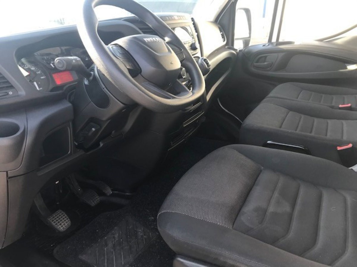 Iveco Daily Telaio 35S14 2.3 HPT PLM Cabinato (9)