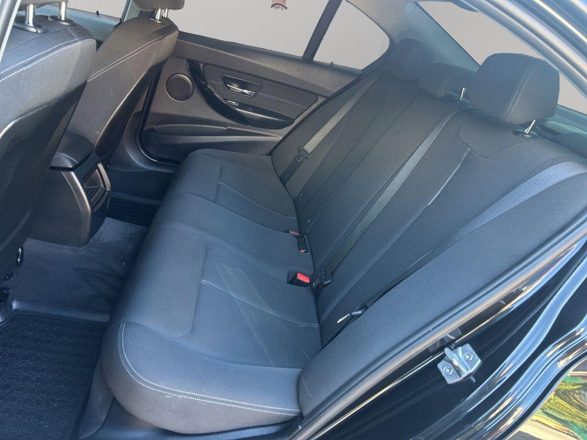 BMW Serie 3 316d Msport (12)