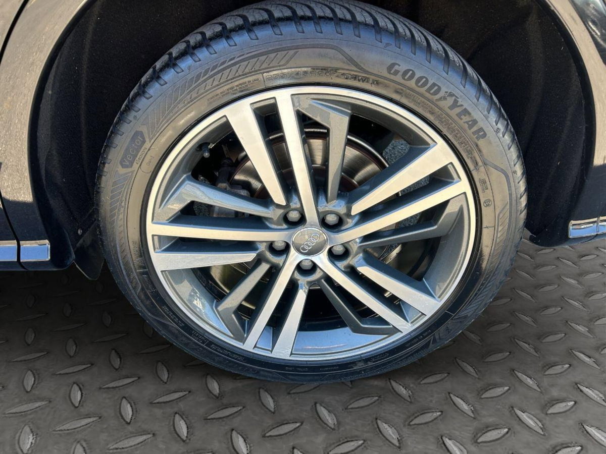 Audi Q5 40 TDI quattro S tronic S line plus (9)