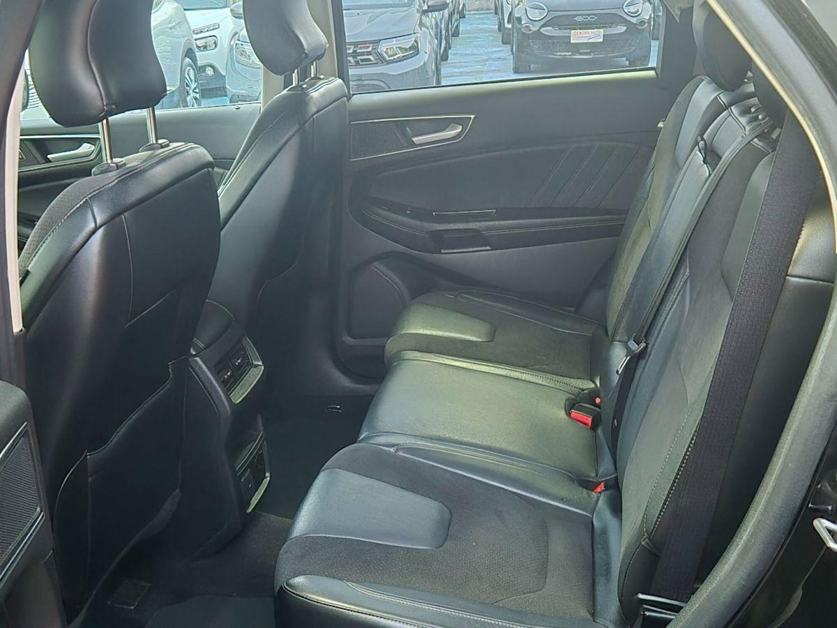 Ford Edge 2.0 TDCI 210 CV AWD S&S Powershift ST Line (18)