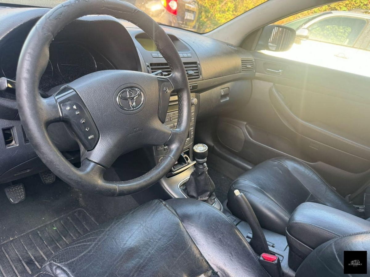 Toyota Avensis 2.2 D-4D 16V (5)