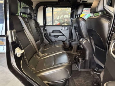 Jeep Gladiator 3.0 Diesel V6 Overland (11)