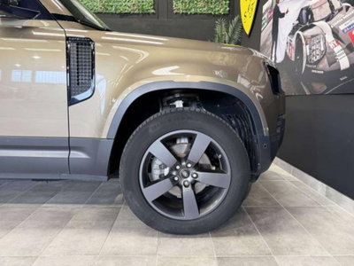 Land Rover Defender 110 2.0 SD4 240CV AWD Auto SE (8)