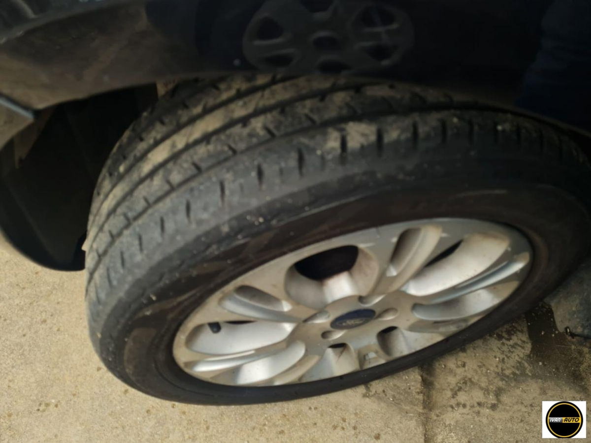 Ford Ka 1.3 TDCi 75CV Titanium (18)