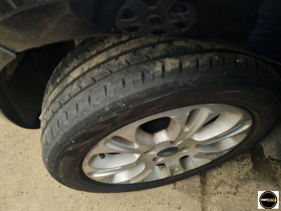 Ford Ka 1.3 TDCi 75CV Titanium (18)