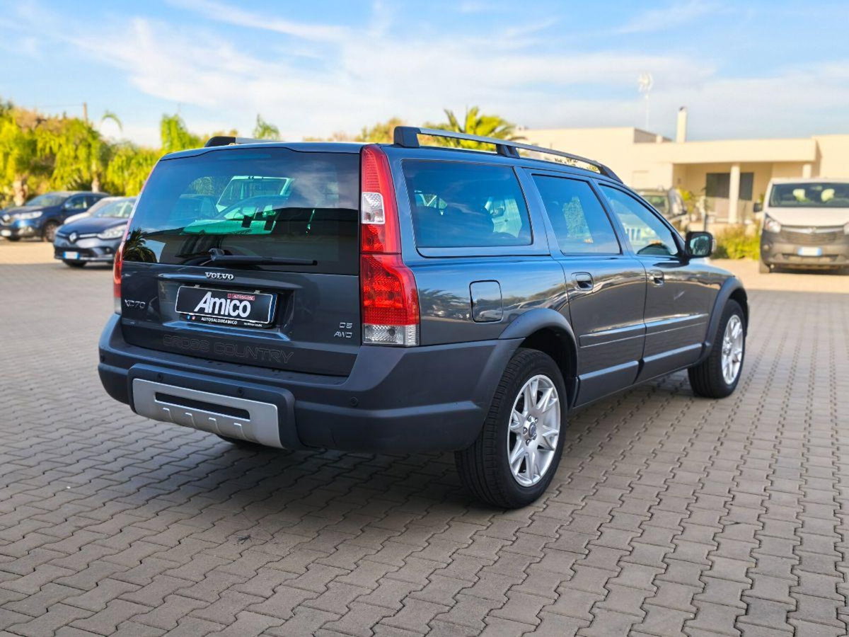 Volvo XC70 2.4 D5 20V (185CV) cat AWD Summum (5)