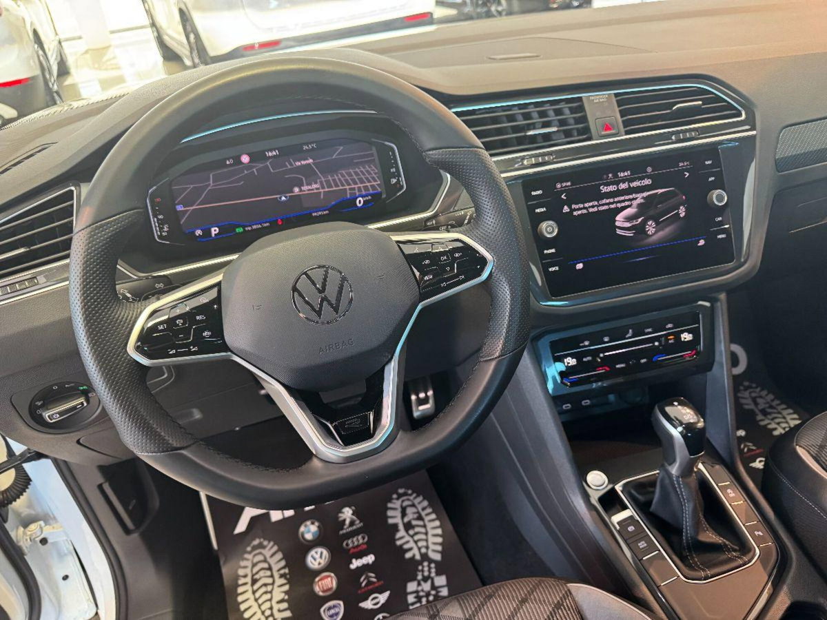 Volkswagen Tiguan Allspace 2.0 TDI SCR DSG 4MOTION R-Line (18)