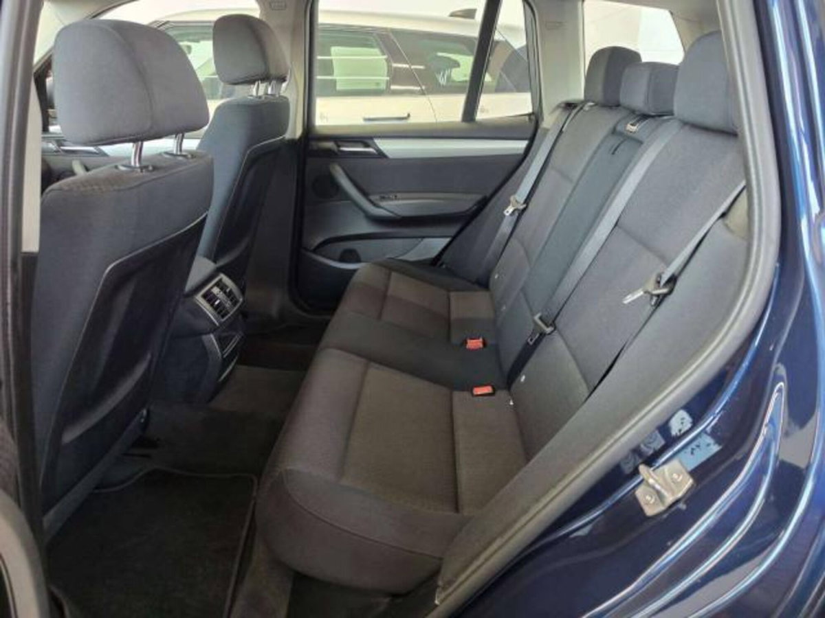 BMW X3 sDrive18d Business aut. (9)