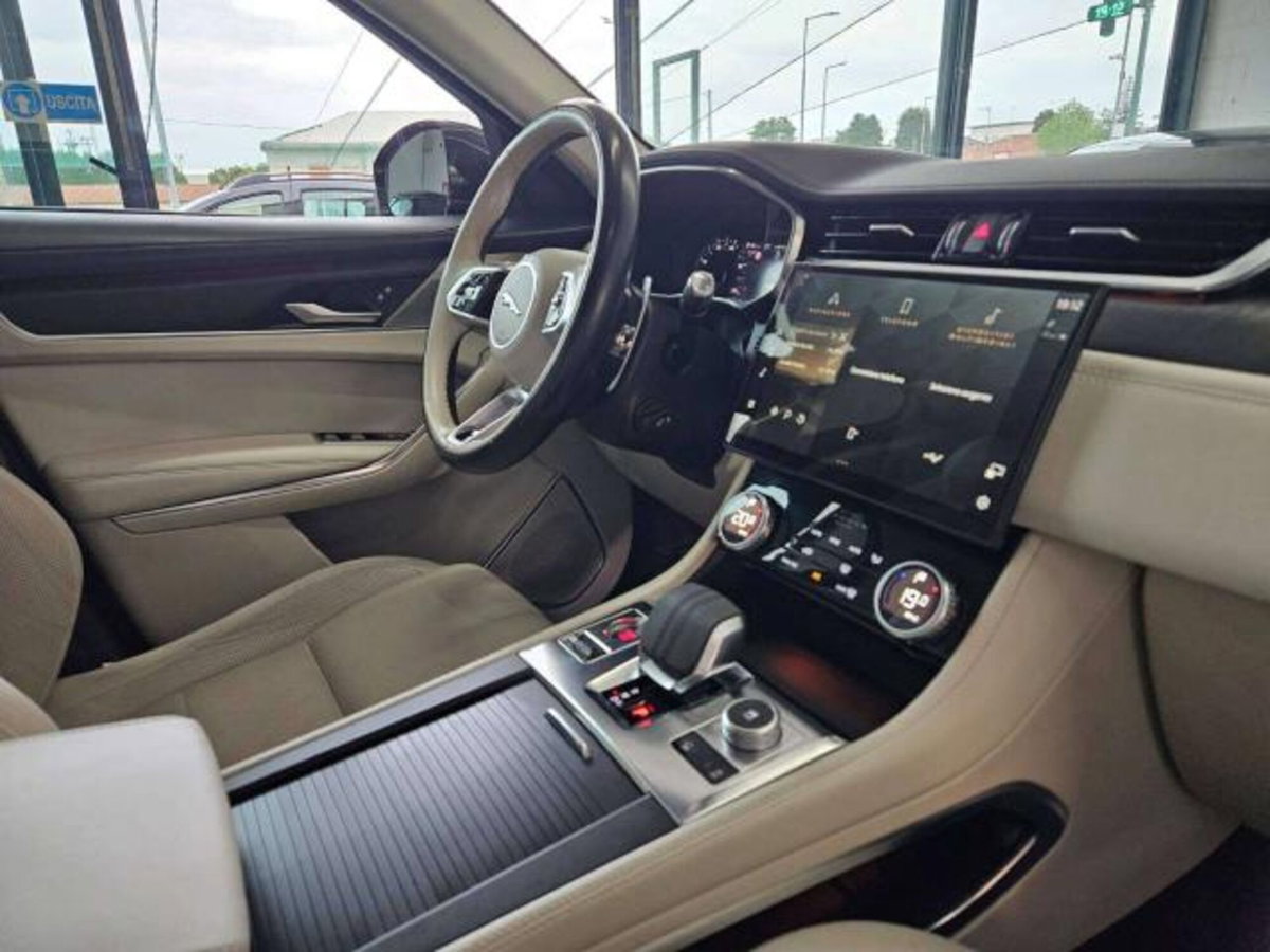 Jaguar F-Pace 2.0d i4 mhev R-Dynamic SE 90th Anniversary Edition awd 204cv auto (11)
