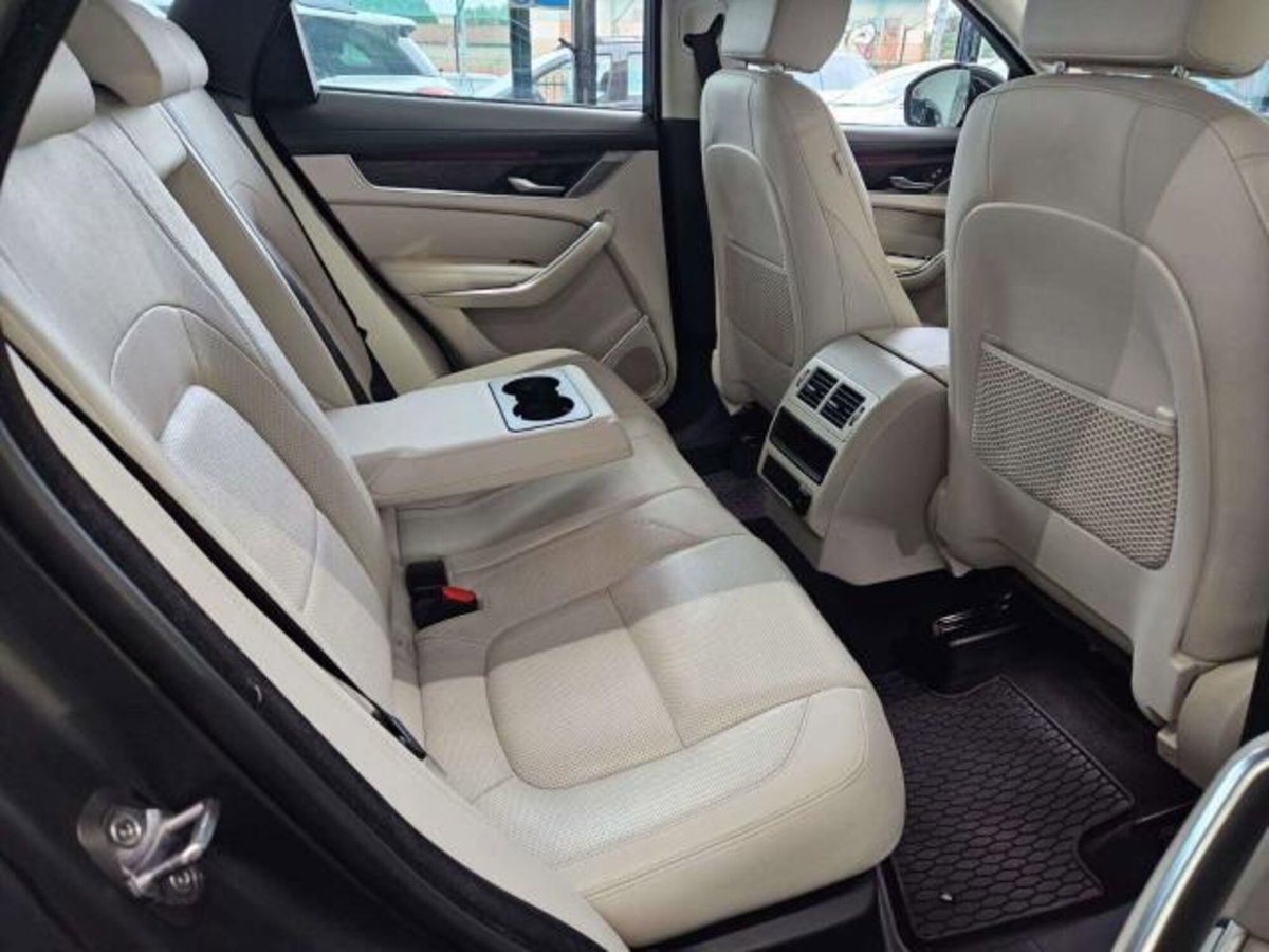 Jaguar F-Pace 2.0d i4 mhev R-Dynamic SE 90th Anniversary Edition awd 204cv auto (12)