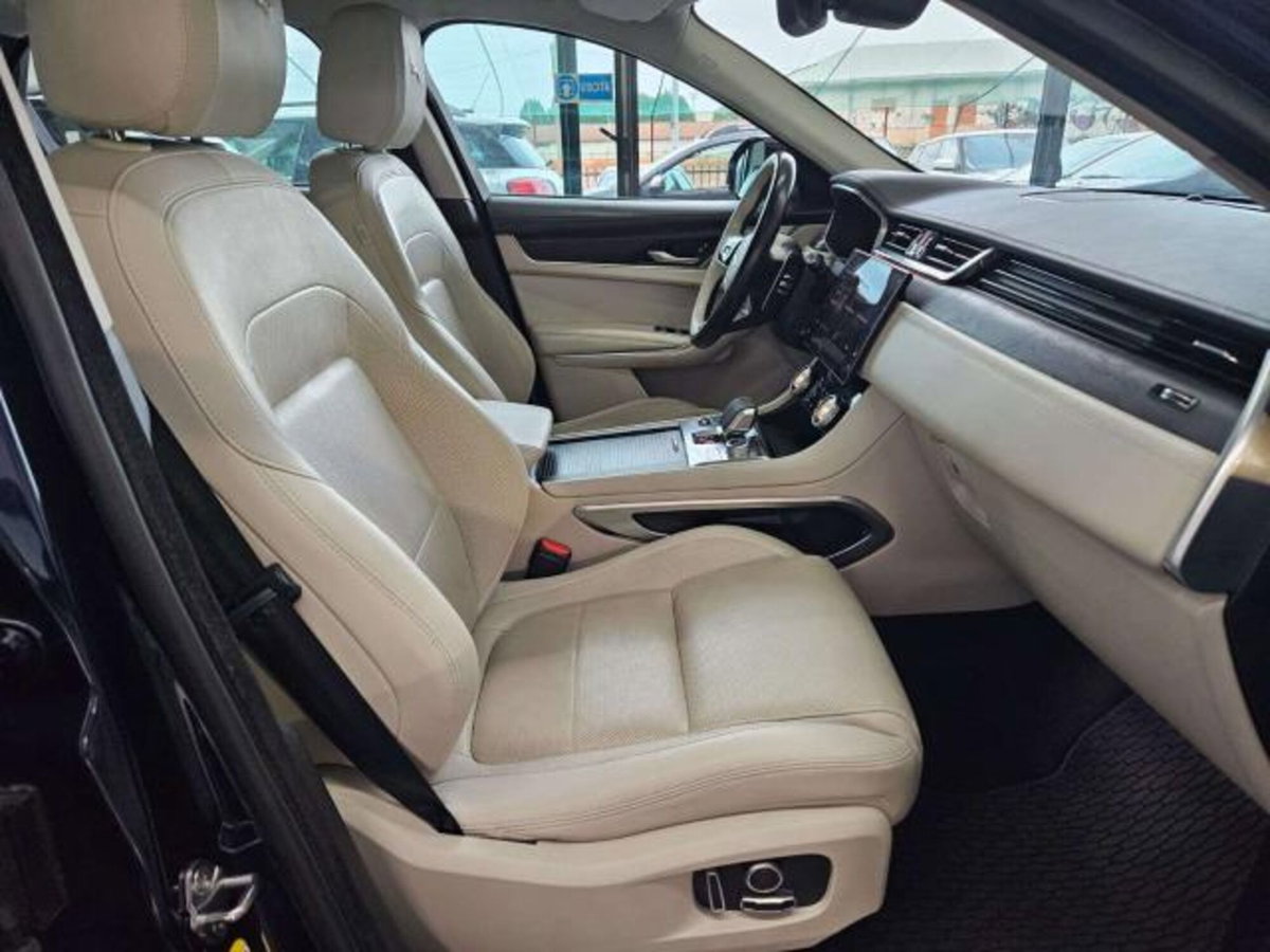 Jaguar F-Pace 2.0d i4 mhev R-Dynamic SE 90th Anniversary Edition awd 204cv auto (15)