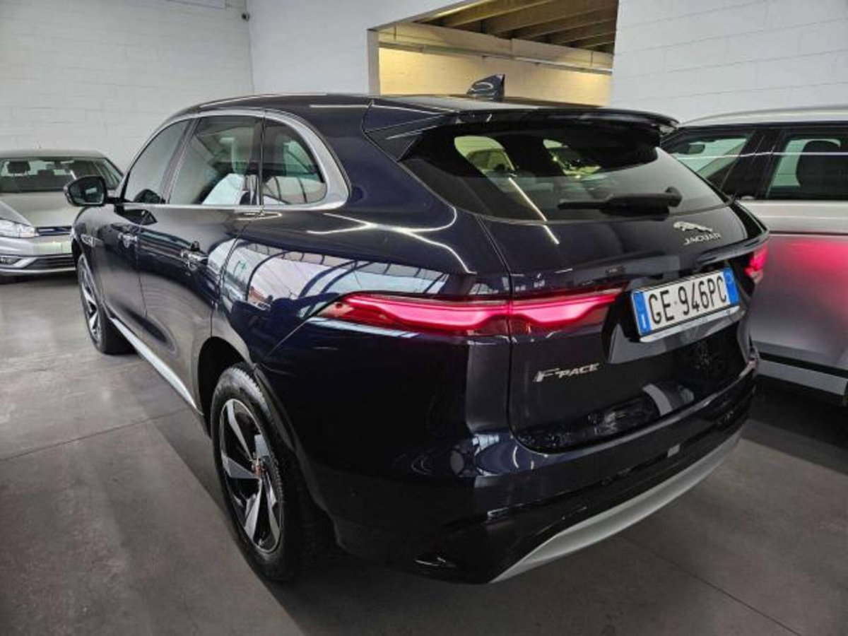 Jaguar F-Pace 2.0d i4 mhev R-Dynamic SE 90th Anniversary Edition awd 204cv auto (4)