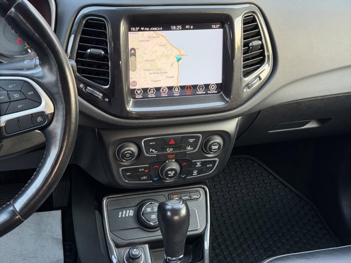 Jeep Compass 1.3 T4 190CV PHEV AT6 4xe Business (10)