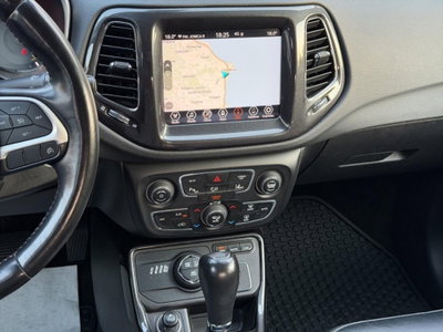 Jeep Compass 1.3 T4 190CV PHEV AT6 4xe Business (10)