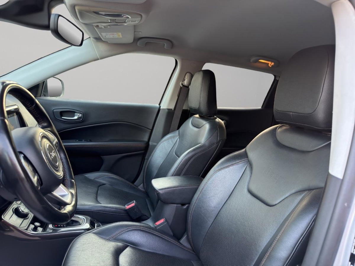 Jeep Compass 1.3 T4 190CV PHEV AT6 4xe Business (17)