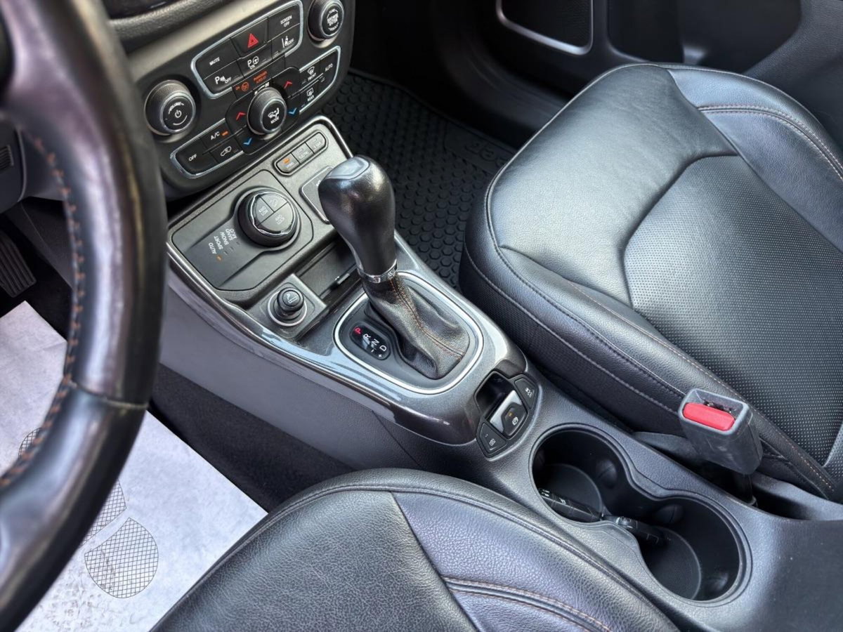 Jeep Compass 1.3 T4 190CV PHEV AT6 4xe Business (18)