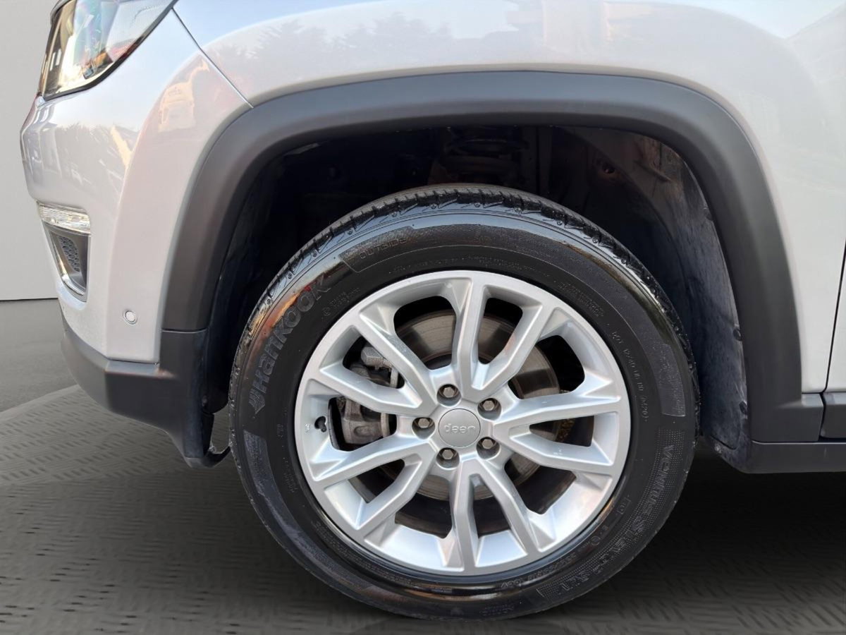 Jeep Compass 1.3 T4 190CV PHEV AT6 4xe Business (5)