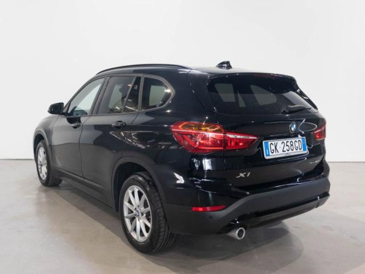 BMW X1 sDrive16d Advantage (2)