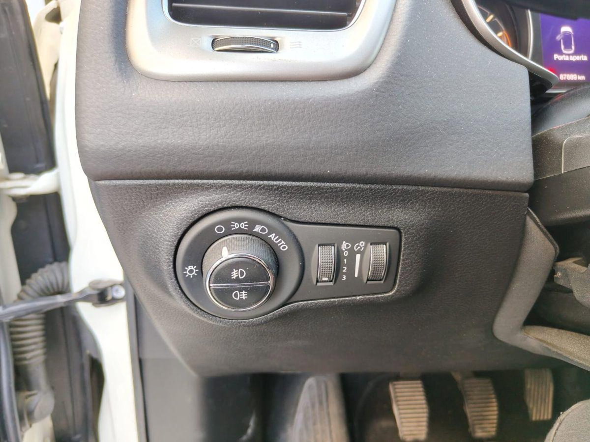Jeep Compass 1.6 Multijet II 2WD Limited (9)