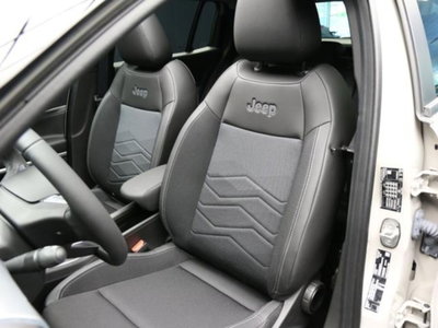 Jeep Avenger 1.2 turbo Summit fwd 100cv (9)