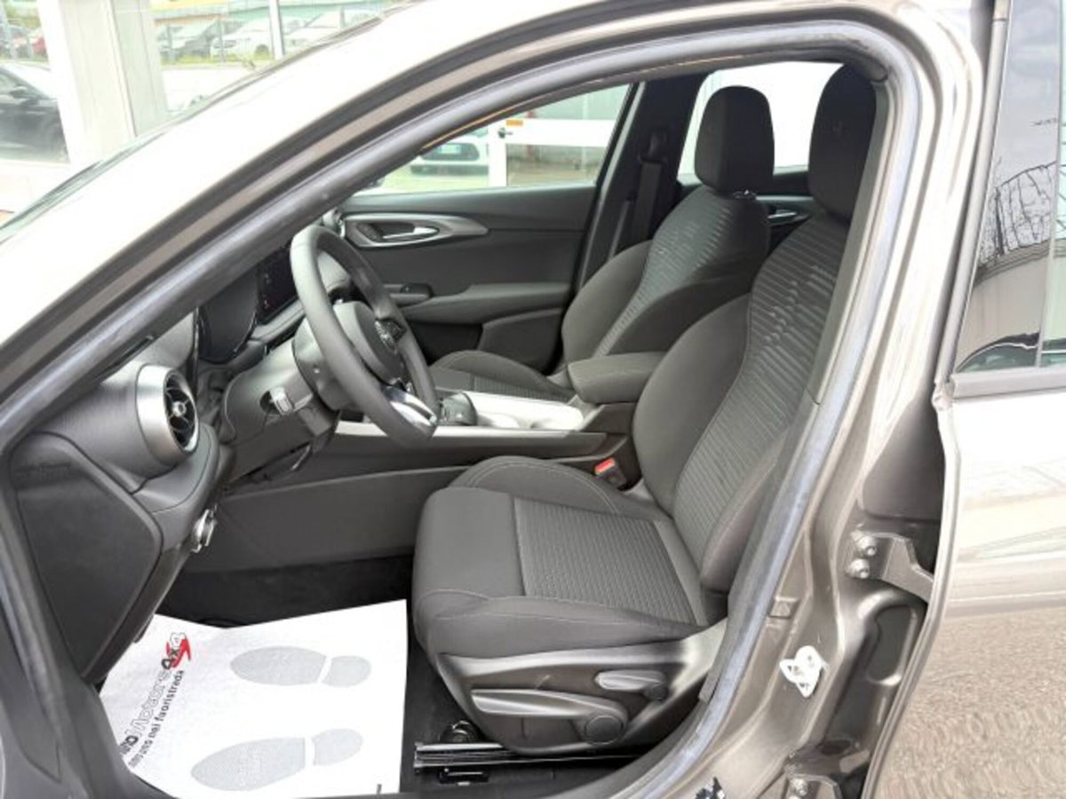 Alfa Romeo Tonale Tonale 1.5 130 CV MHEV TCT7 Super (9)