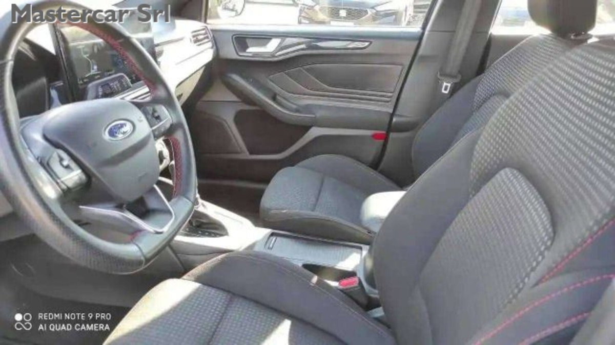 Ford Focus Station Wagon 1.0 EcoBoost Hybrid 125 CV SW ST-Line Design (15)