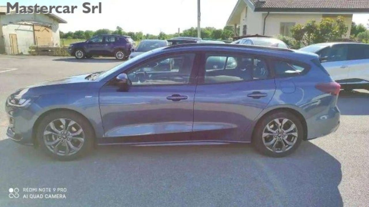 Ford Focus Station Wagon 1.0 EcoBoost Hybrid 125 CV SW ST-Line Design (3)