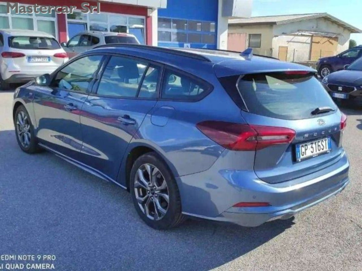 Ford Focus Station Wagon 1.0 EcoBoost Hybrid 125 CV SW ST-Line Design (4)