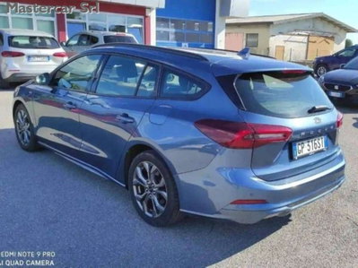 Ford Focus Station Wagon 1.0 EcoBoost Hybrid 125 CV SW ST-Line Design (4)