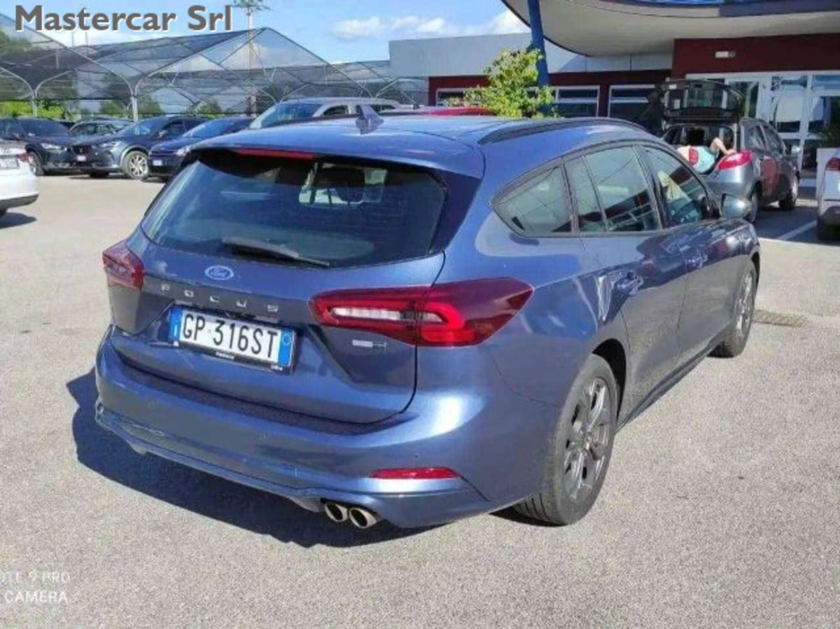 Ford Focus Station Wagon 1.0 EcoBoost Hybrid 125 CV SW ST-Line Design (6)
