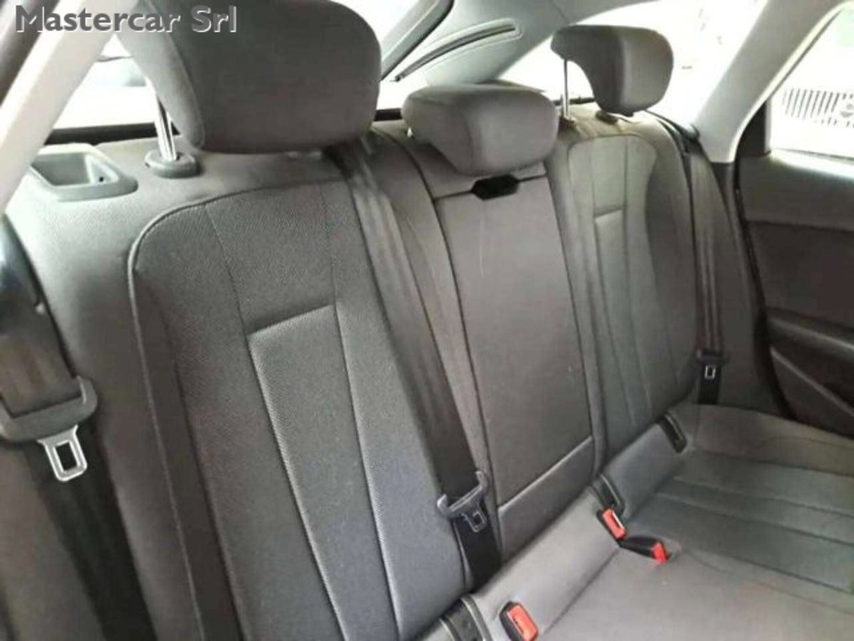 Audi A4 Avant 40 2.0 tdi mhev Business Advanced 204cv s-tronic (8)