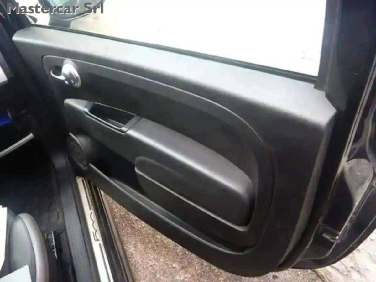 Fiat 500 1.0 Hybrid Connect (8)